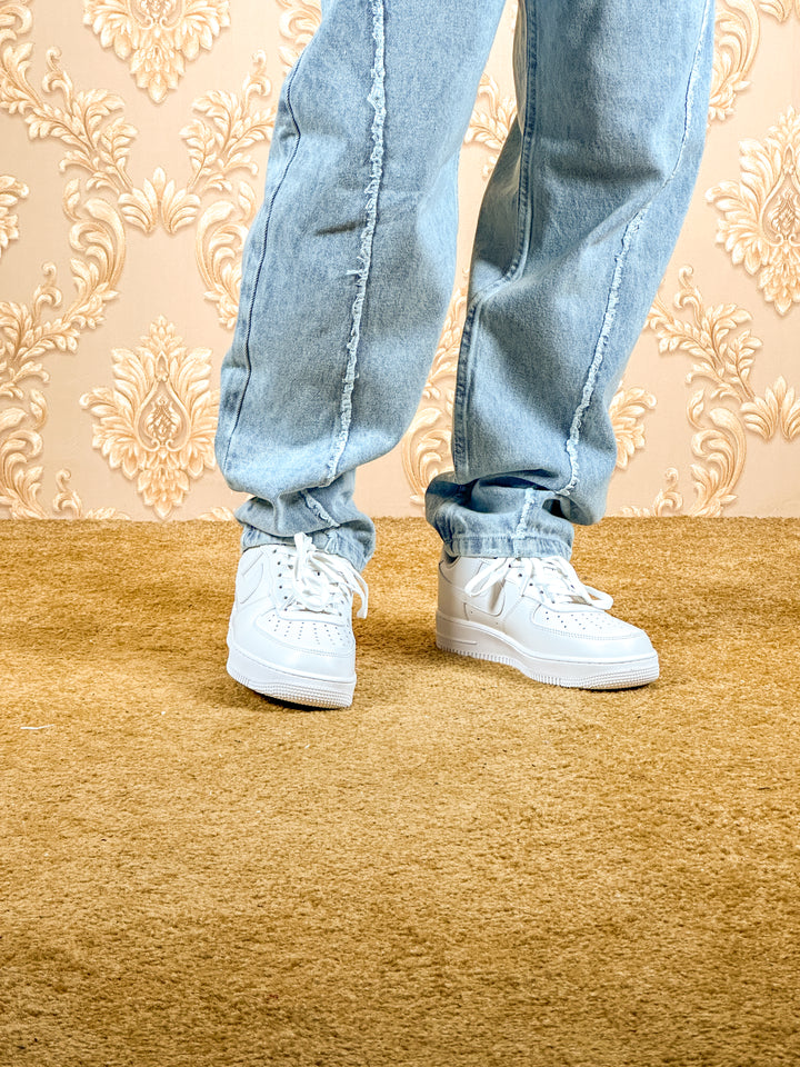 SHREDDED BAGGY JEANS