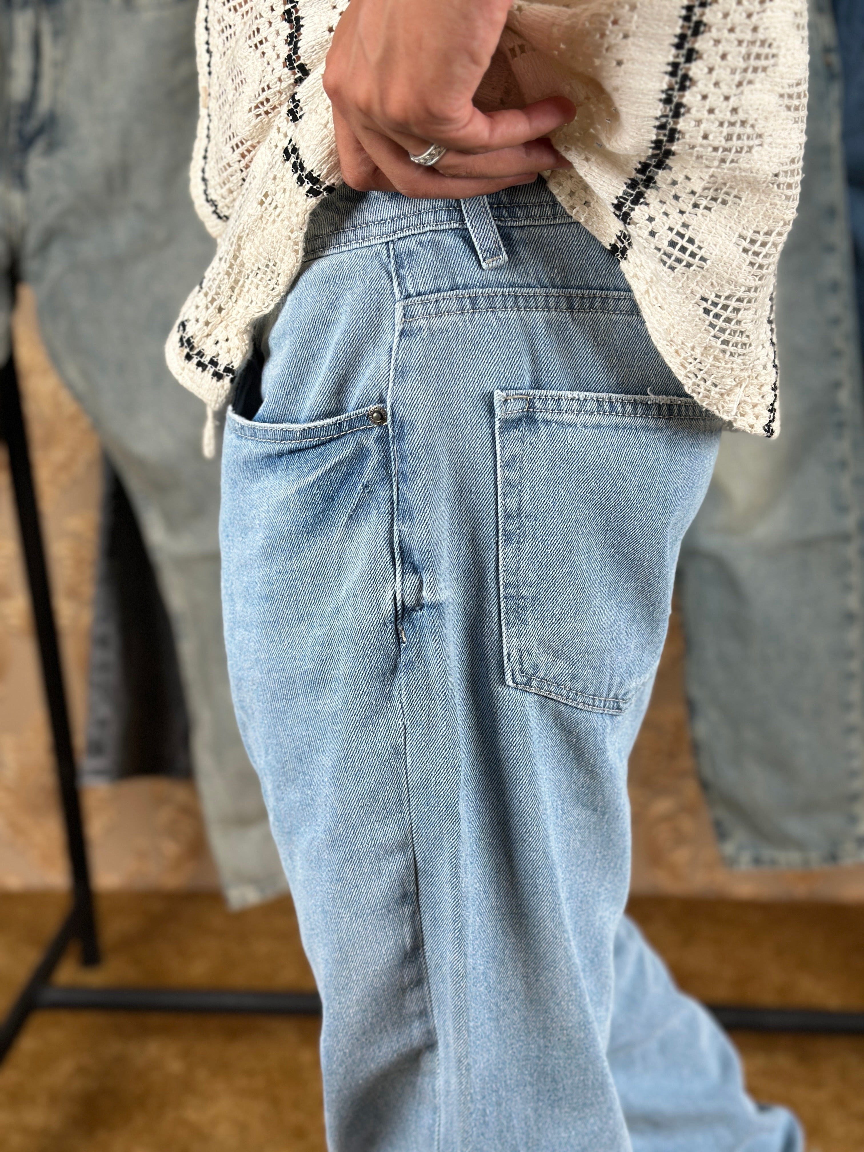SKY DRIFT BOYFRIEND JEANS