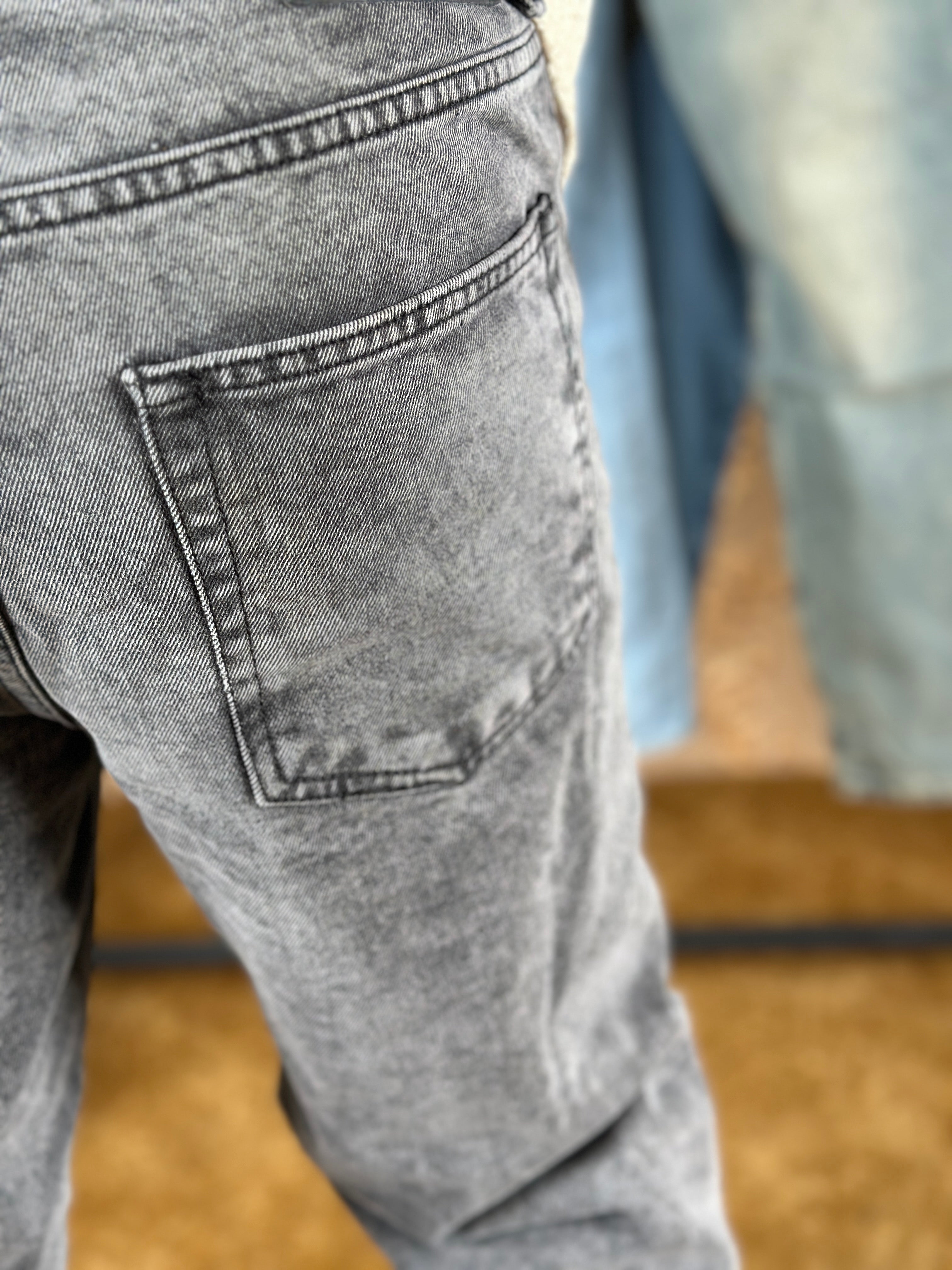 CONCRETE WAVE BOYFRIEND JEANS