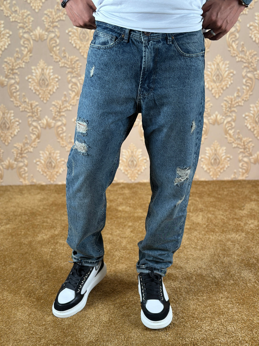 BROKEN HALOS BOYFRIEND JEANS