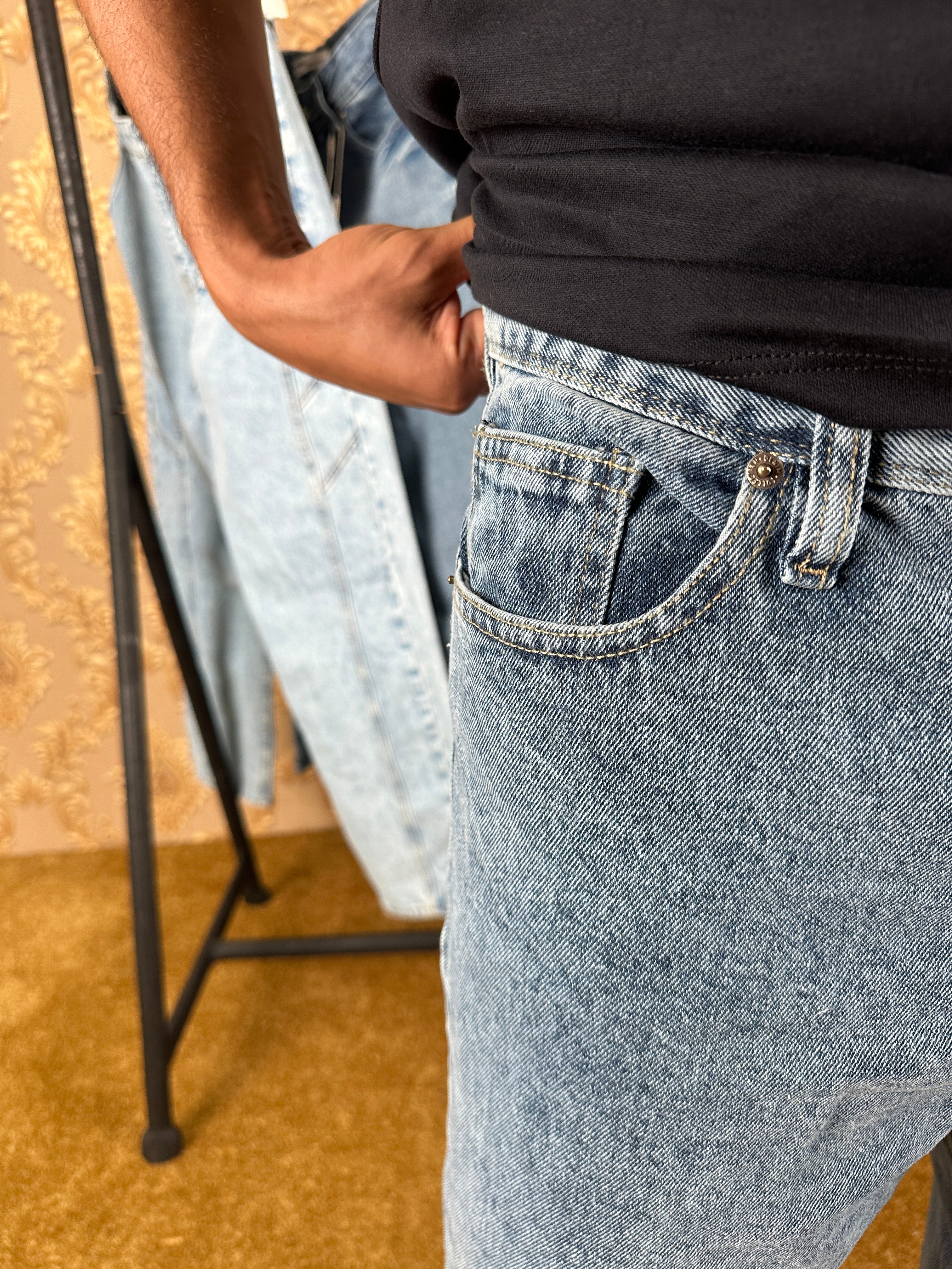 VINTAGE BREEZE BAGGY JEANS