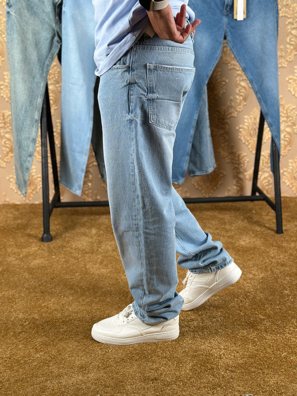 WEIGHTLESS BLUES BAGGY JEANS