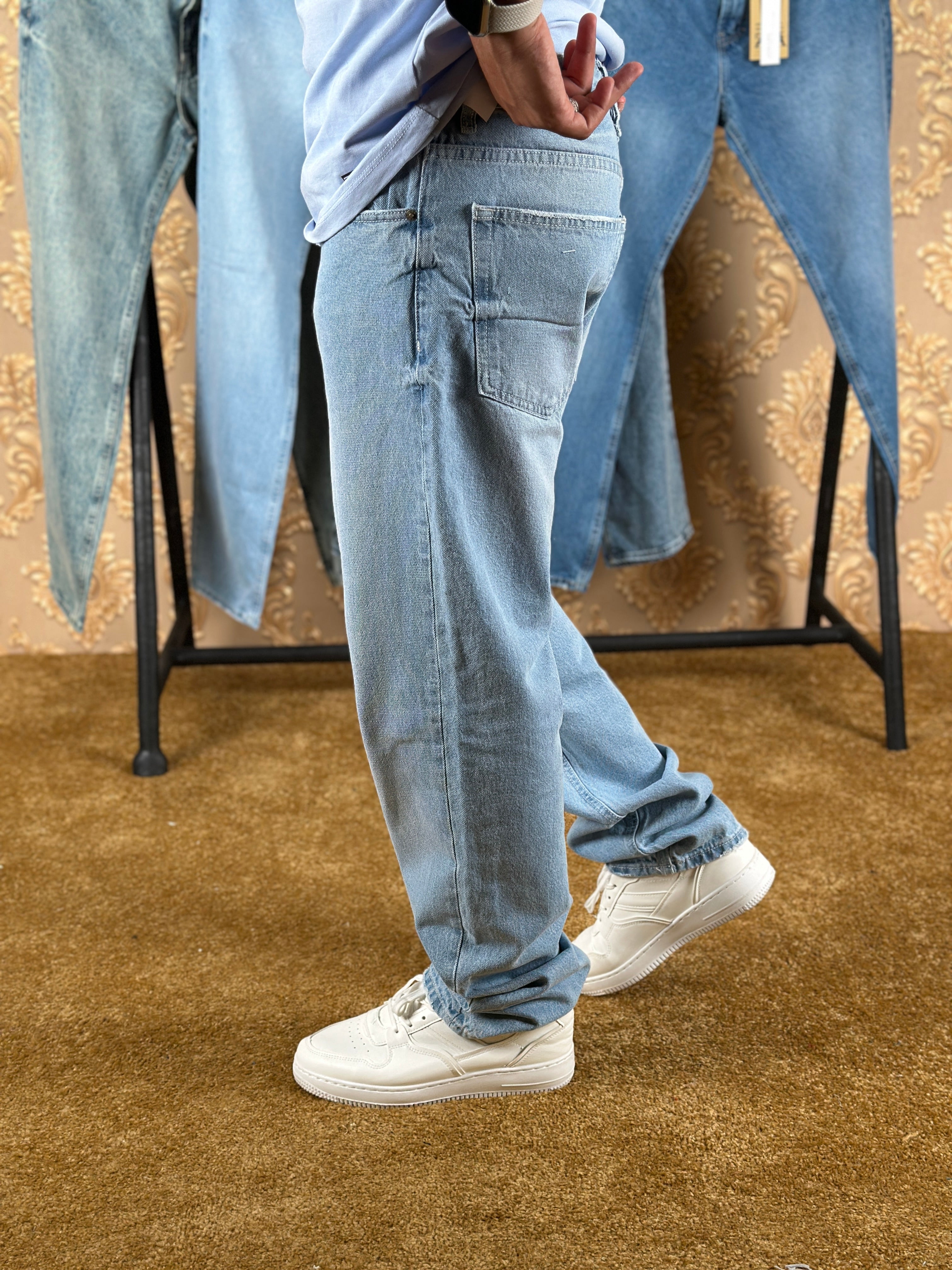 WEIGHTLESS BLUES BAGGY JEANS