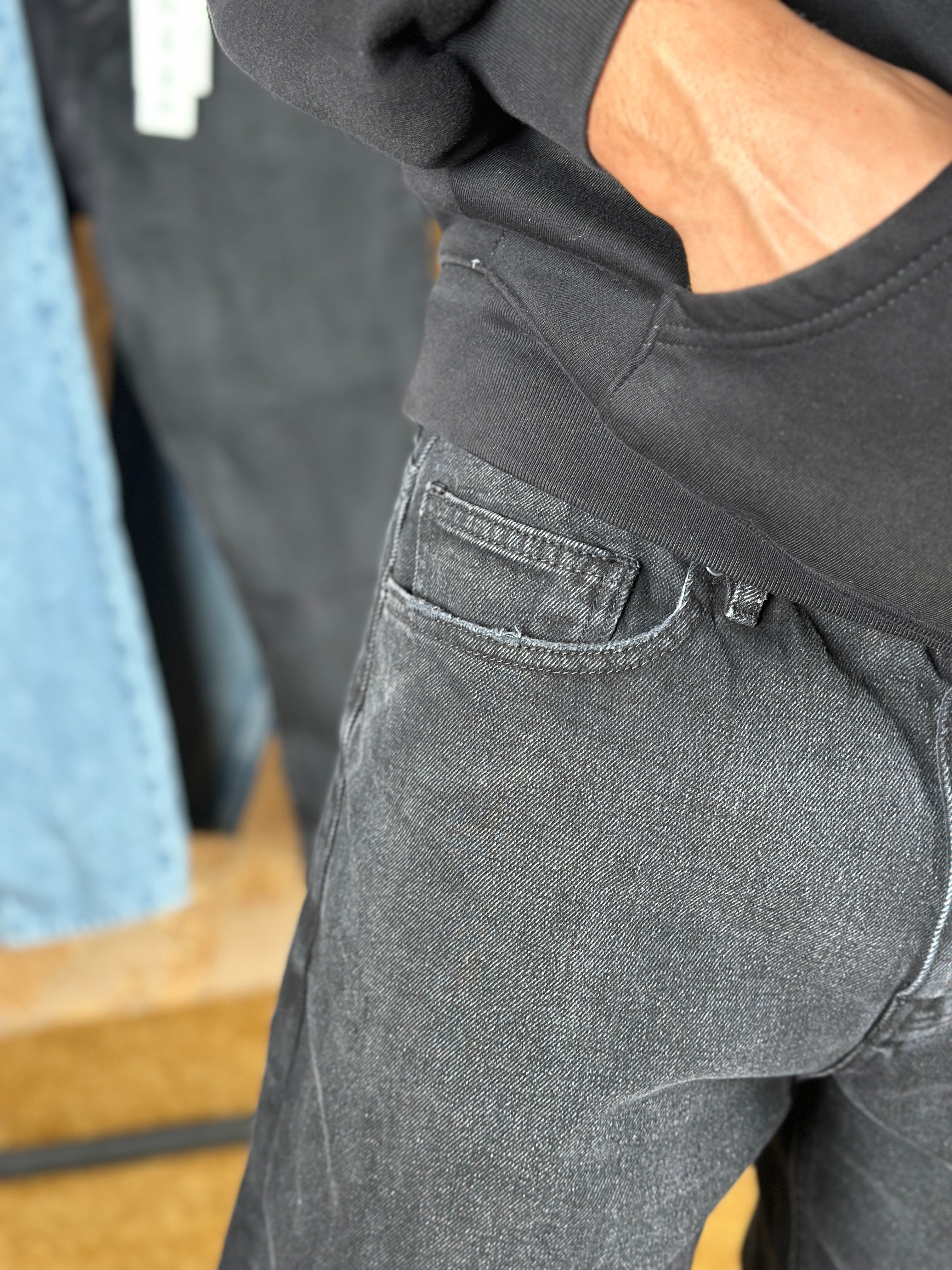 DARK OPS BOYFRIEND JEANS